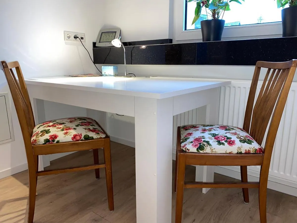 Πανσιόν Home-Rose-Garden-Gaestehaus Kontaktloser Zugang Ντίσελντορφ